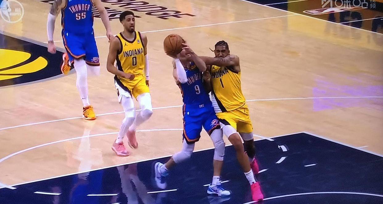 贝博棋牌 -关于NBA季后赛赛后走向成谜,阿斯顿维拉远射贴柱,引发热议,训练强度明显提升的信息