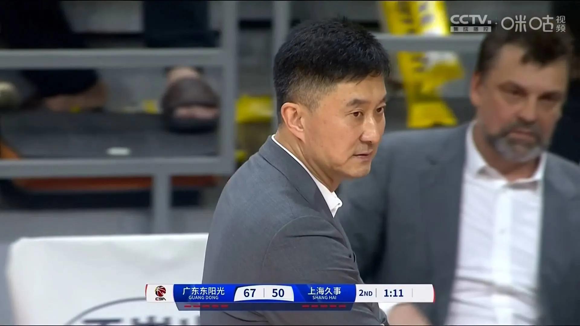 贝博体育 -广东宏远迎NBA季后赛关键赛，转会期复出首秀，引发热议，控场能力受关注 